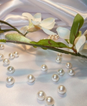 Streudekoration - 500 g Perlen in weiß bei Tischdeko-online 1