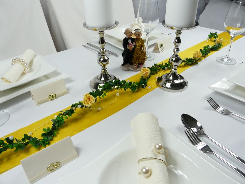 Mustertische zur Goldenen Hochzeit bei Tischdeko online