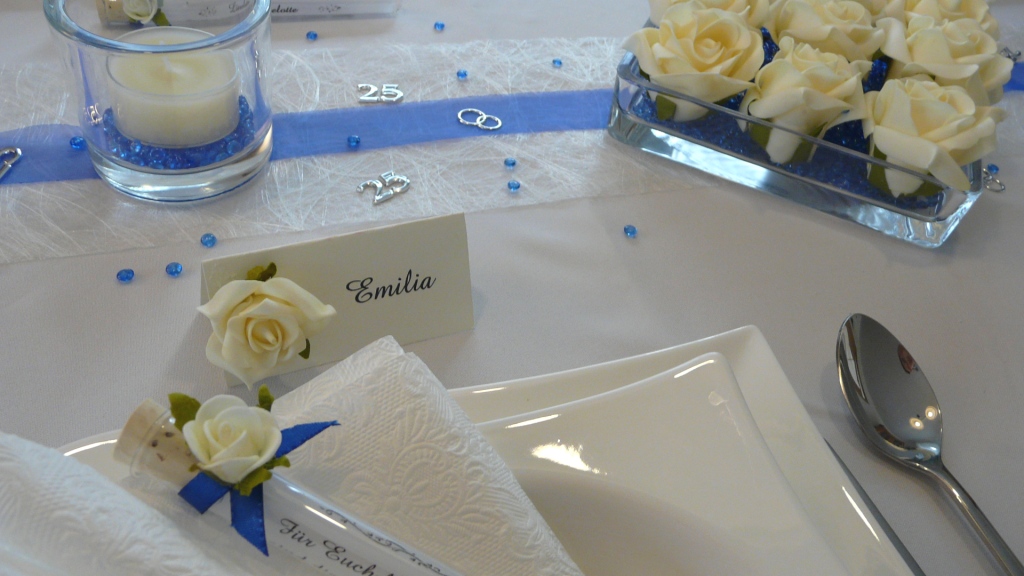 Silberhochzeit - Mustertisch in Blau Tischdeko-online