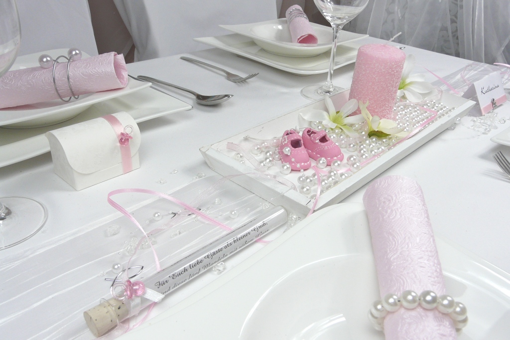 Taufe und Taufdekoration - Gastgeschenke und Tischdekoration Tischdeko-online.de - Tisch 9 in Rosa