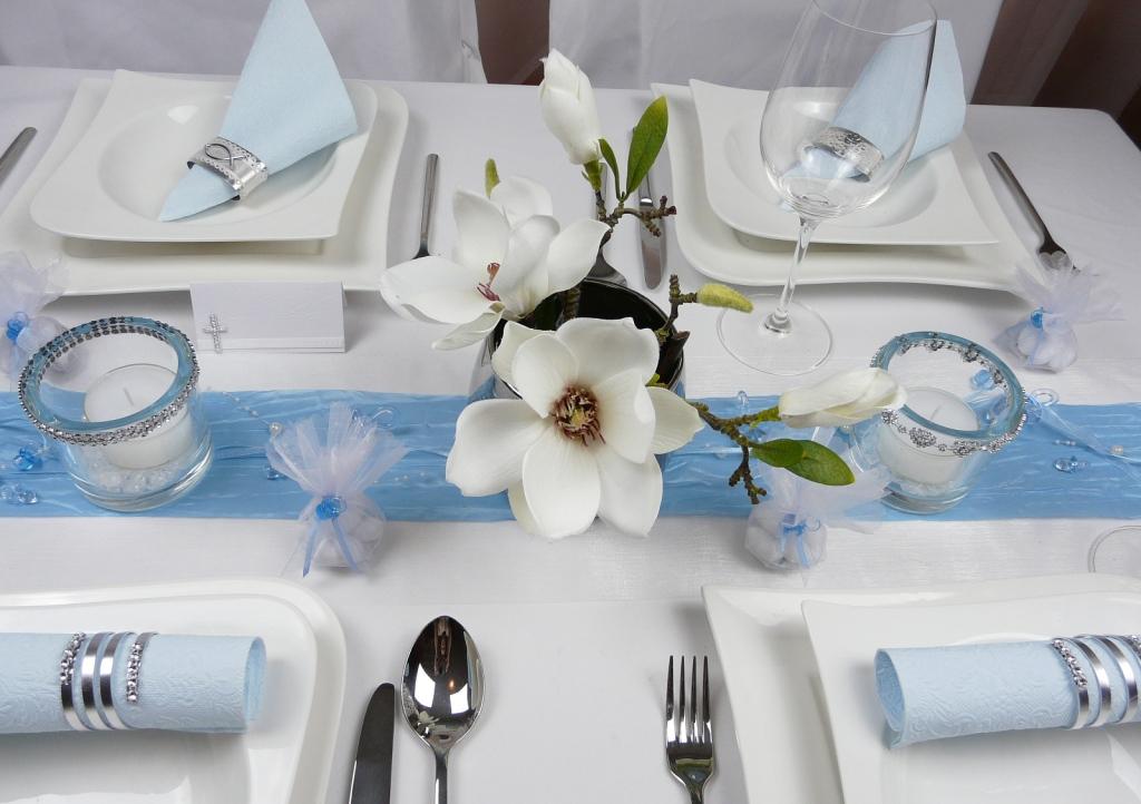 Taufe und Taufdekoration - Gastgeschenke und Tischdekoration Tischdeko-online.de 1´- Tisch 4 in Blau mit Orchideen