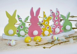 Osterdekoration mit unseren Osterhasen zum Fest  - fröhlich, frech und bunt. Aparte Wohndekoration und Osterdeko zu Ostern.