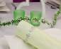 Preview: Ein Serviettenring aus kleinen Acrylblumen - 2