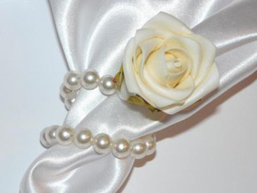 Flexibler Perlenserviettenring mit einer Rose 1