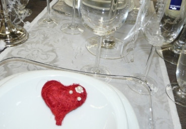 Sisalherz in creme oder rot mit Perlen 3