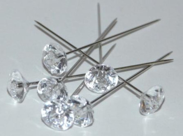 30 kleine Stecknadeln in Diamantoptik