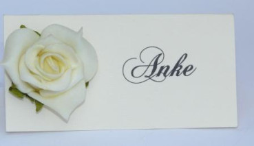 Tischkarte mit einer Rose in Creme oder Rot 1