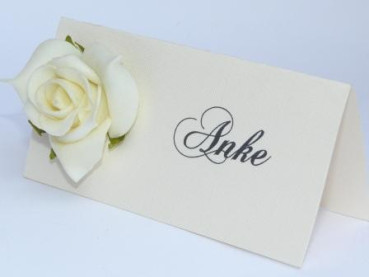 Tischkarte mit einer Rose in Creme oder Rot 3