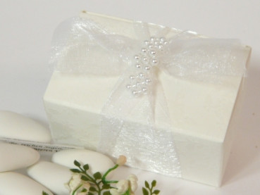 Gastgeschenk Truhe mit Perlenblumen 2