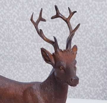 Ein großer Hirsch mit braunem Geweih für Ihre elegante Weihnachtsdeko - 3