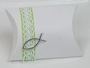 Gastgeschenk Kissen mit Spitze und einem Fisch - B3