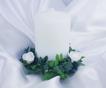 Kerzenring aus Rosenblättern und Rosen - 4