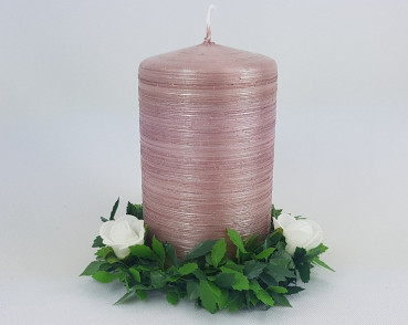 Kerzenring aus Rosenblättern und Rosen - 3