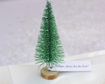 Kleiner, grüner Tannenbaum 6 oder 8 cm