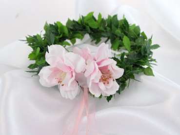 Tropfschutz aus Rosenblättern mit Kirschblüten - 2