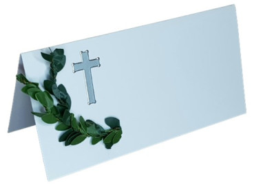 Tischkarte mit Buchs und einem Kreuz in Silber 1