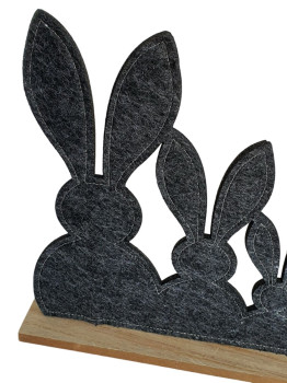 Aufsteller "Aufsteller "Hasenfamile" aus Filz auf einem Holzsockel in der Farbe Schwarz - 3" aus Filz auf einem Holzsockel - 3