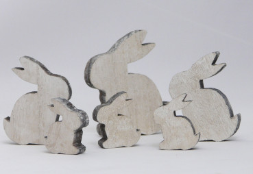 Osterdeko - Hasenfamilie aus Holz. Tischdeko-online zum Osterfest 2