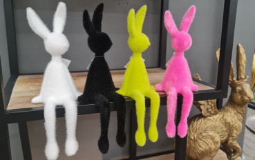 Preview: Kantenhocker Hase sitzend, rosa beflockt mit 5 mm Fasern