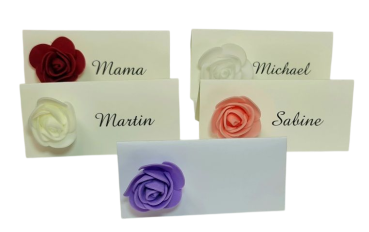 Tischkarte mit einer Rose in Creme oder Rot 2