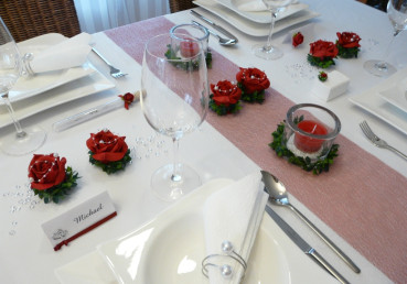 Gastgeschenk große Rose in Rosenblättern mit Perlen 5