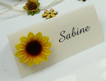 Tischkarten mit einer kleinen Sonnenblume