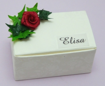 Gastgeschenk Truhe mit Efeu und einer Rose 3