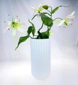 Weiße Keramikvase, Blumenvase mit einer Rillenoberfläche "Leila" - 5
