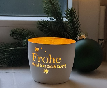 Teelichthalter aus Metall mit ausgestanzten Sternen - 2