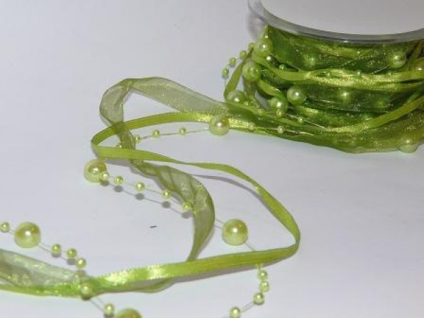 Band mit Ringen und Perlen in vielen Farben