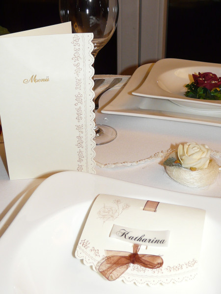 Gastgeschenk Rosentau mit Organzaschleife 3 Gastgeschenk Rosentau mit Organzaschleife 3