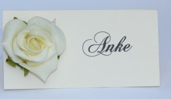 Tischkarte mit einer Rose in Creme oder Rot 1