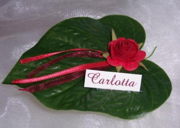 Kleines Blatt mit einer roten Rose und Schleife 2 Kleines Blatt mit einer roten Rose und Schleife 2