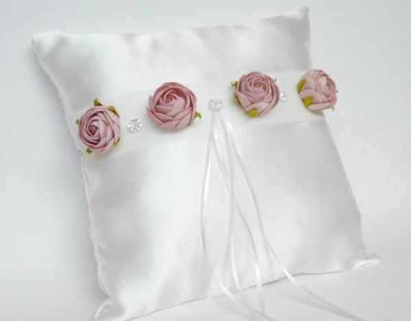 Accessoires zur Hochzeit - Ringkissen mit Rosen. Tischdeko-online.de 3