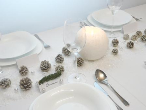 Adventsdeko, Weihnachtsdeko - 3 weiße Zapfen