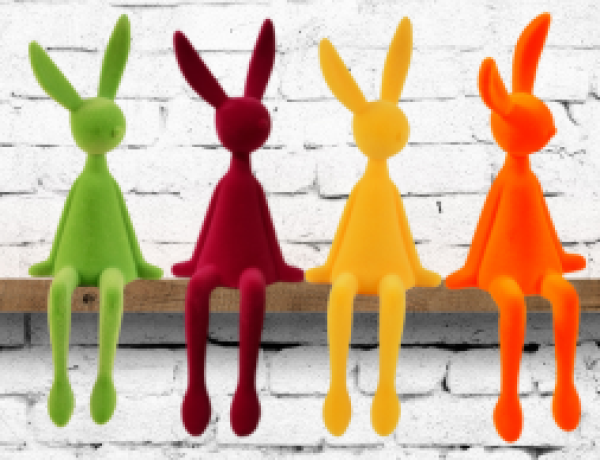 Sitzender Osterhase – Beflockte Dekofigur in 4 Farben - 3