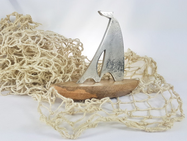 Segelschiff aus Mango-Holz Segelschiff aus Mango-Holz