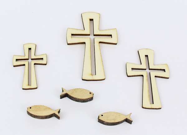 3 flache Kreuze aus Holz. Streudekoration. 4