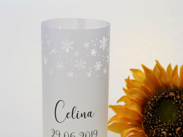 Pergament-Windlicht, Tischlicht  mit ausgestanzten Blumen - B2