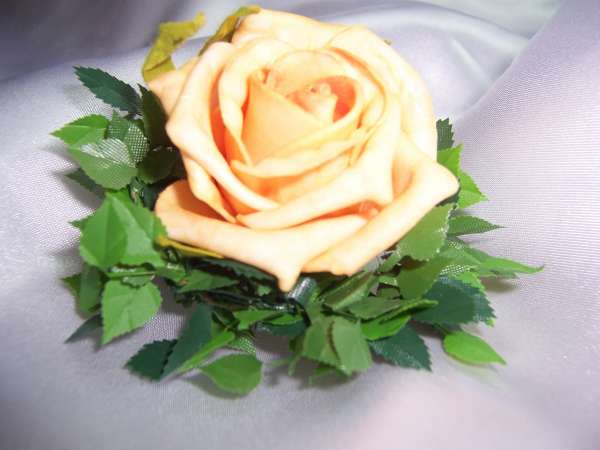 Gastgeschenk Rose in Rosenblättern. Zur Hochzeit, Silberhochzeit 3