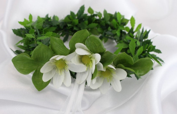 Tropfschutz aus Rosenblättern mit Anemonen - 2