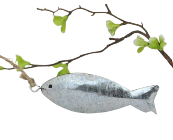 weißer Fisch aus Holz mit einer Schnur - Fischhänger 1
