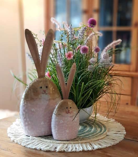 Osterhase aus bemaltem Blech in zwei Größen - 2