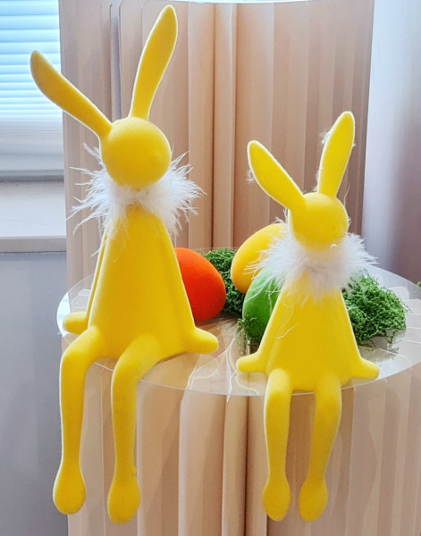 kantenhockerhasen, Sitzhasen mit Ostereiern