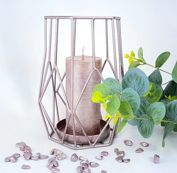 Geometrischer Kerzenhalter aus Metall in der Farbe Rose - 2 Geometrischer Kerzenhalter aus Metall in der Farbe Rose - 2