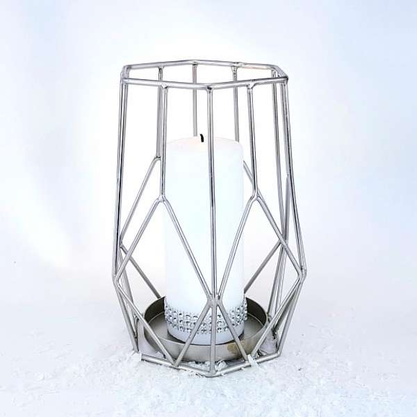 Geometrischer Kerzenhalter aus Metall in der Farbe Silber - 5 Geometrischer Kerzenhalter aus Metall in der Farbe Silber - 5