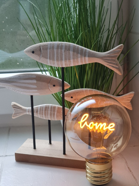 LED Dekobirne home aus Kunststoff mit Schriftzug im Glühdraht, dimmbar, USB-C aufladbar, 9,5 x 14 cm LED Dekobirne home aus Kunststoff mit Schriftzug im Glühdraht, dimmbar, USB-C aufladbar, 9,5 x 14 cm