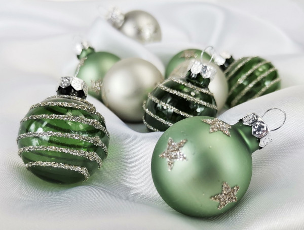 9 kleine Glaskugeln Grün/Gold, Deko zu Weihnachten und Advent - 4 9 kleine Glaskugeln Grün/Gold, Deko zu Weihnachten und Advent - 4