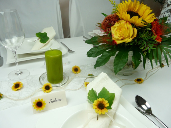 Tischgirlanden - Girlande mit Sonnenblumen. Tischdekoration bei Tischdeko-online 4 Tischgirlanden - Girlande mit Sonnenblumen. Tischdekoration bei Tischdeko-online 4