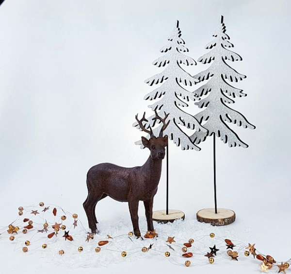 Ein großer Hirsch mit braunem Geweih für Ihre elegante Weihnachtsdeko - 2